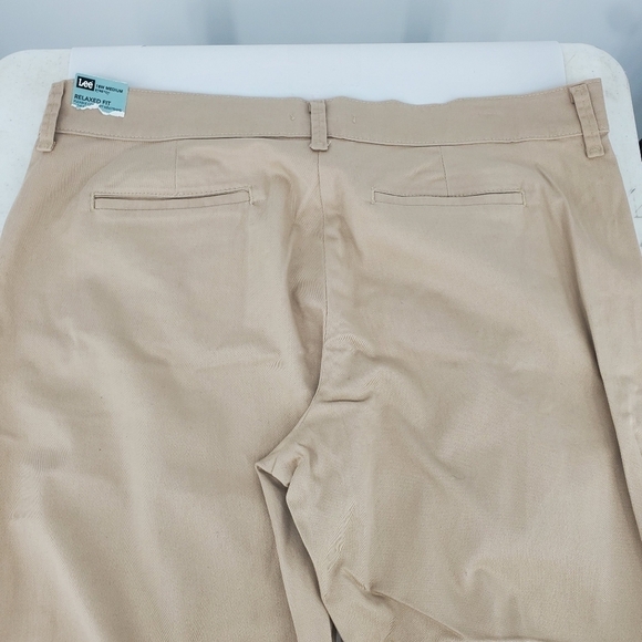 Lee Women's Relaxed Fit Plain Font Straight Leg Pants Size 18 W Khakis NWT - Picture 5 of 14